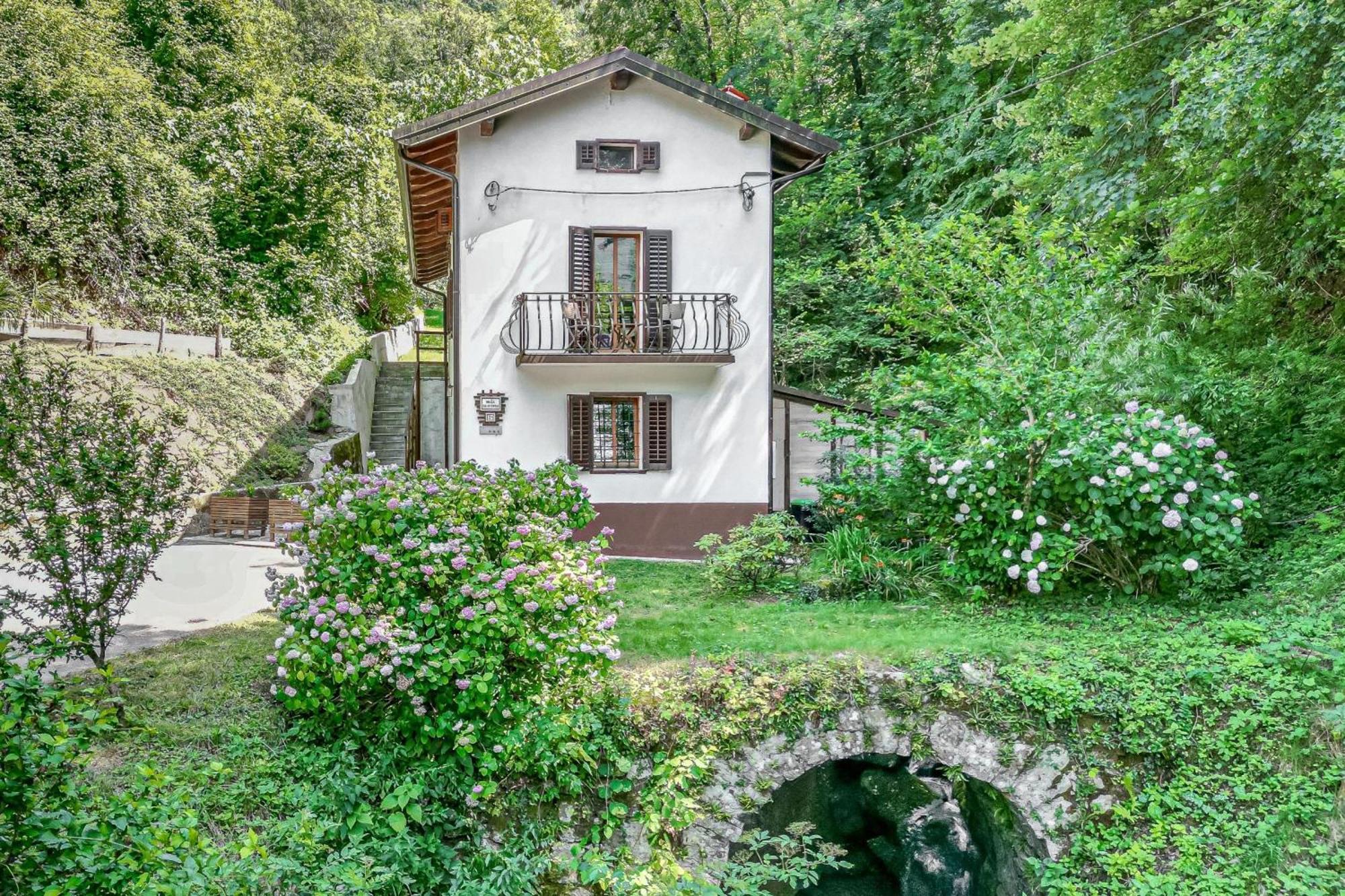 House By The Stream - Happy Rentals Avce Exterior foto