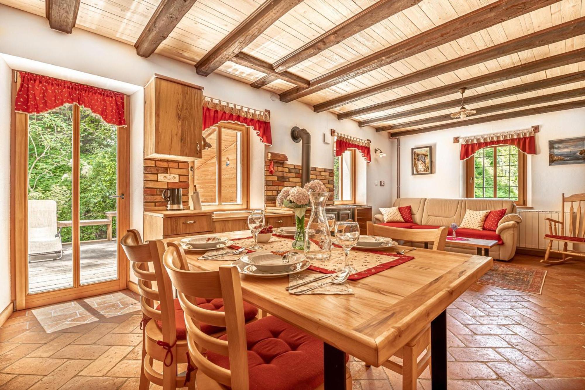 House By The Stream - Happy Rentals Avce Exterior foto